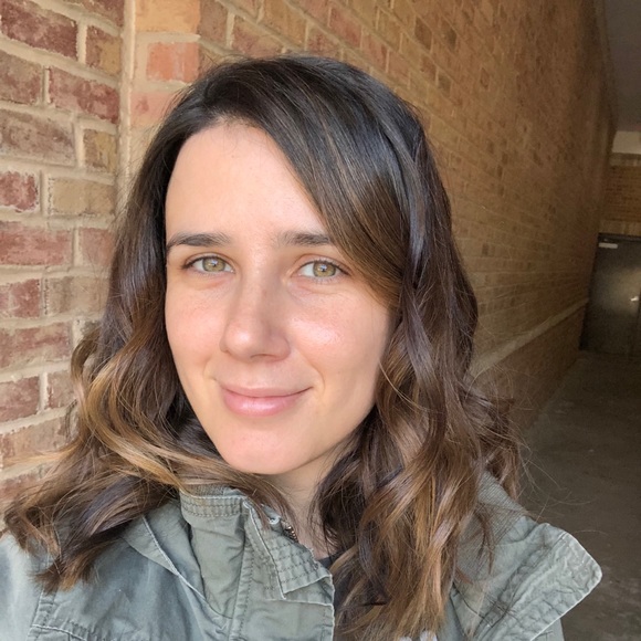 Meet your Posher, Ana - Picture 1 of 1